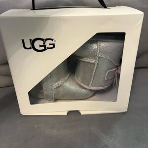 Ugg Bailey Bow Metallic Baby Boots.